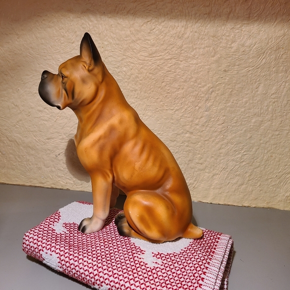 Elegant Ceramic/Porcelain  Boxer - Picture 8 of 10